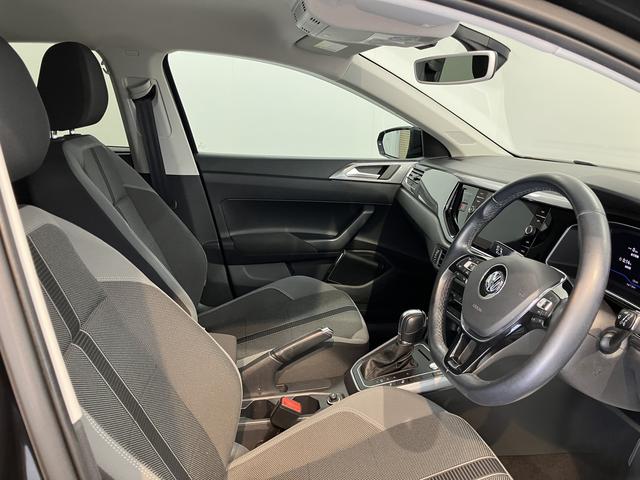ＶＷ ポロＴＳＩハイラインプッシュスタート　アイドリングストップ　パークアシスト　コーナーセンサー　アダプティブクルーズコントロール　オートライト　ＬＥＤヘッドライト　フロントフォグランプ　リヤフォグランプ　ワイヤレス充電（愛媛県）の中古車