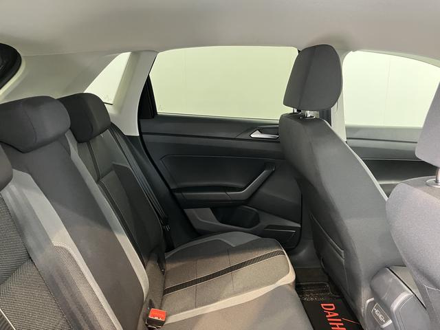 ＶＷ ポロＴＳＩハイラインプッシュスタート　アイドリングストップ　パークアシスト　コーナーセンサー　アダプティブクルーズコントロール　オートライト　ＬＥＤヘッドライト　フロントフォグランプ　リヤフォグランプ　ワイヤレス充電（愛媛県）の中古車