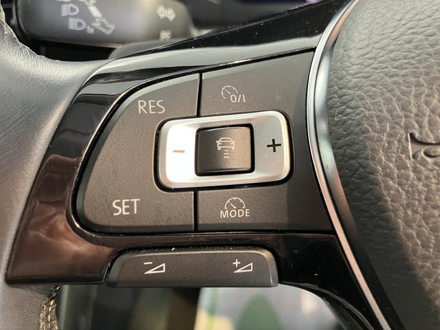 ＶＷ ポロＴＳＩハイラインプッシュスタート　アイドリングストップ　パークアシスト　コーナーセンサー　アダプティブクルーズコントロール　オートライト　ＬＥＤヘッドライト　フロントフォグランプ　リヤフォグランプ　ワイヤレス充電（愛媛県）の中古車