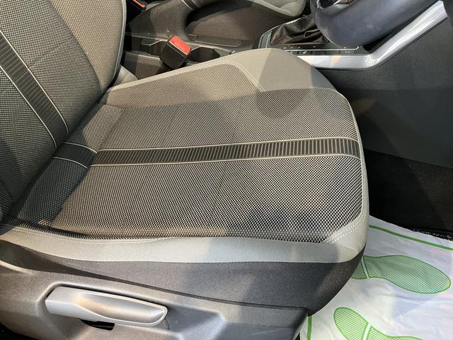 ＶＷ ポロＴＳＩハイラインプッシュスタート　アイドリングストップ　パークアシスト　コーナーセンサー　アダプティブクルーズコントロール　オートライト　ＬＥＤヘッドライト　フロントフォグランプ　リヤフォグランプ　ワイヤレス充電（愛媛県）の中古車