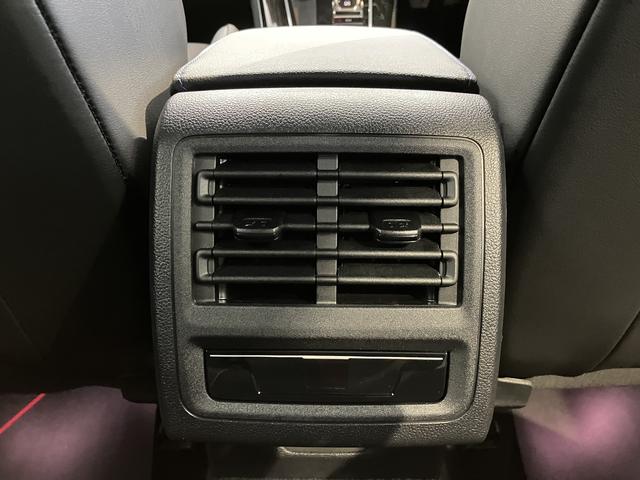 VW ゴルフRヴァリアントアドバンスヘッドアップディスプレイ 電動パーキングブレーキ オートブレーキホールド アダプティブクルーズコントロール 運転席助手席シートヒーター&エアコン ステアリングヒーター 電動リヤゲート プッシュスタート(愛媛県)の中古車