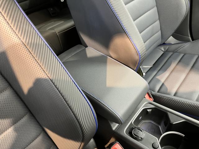 VW ゴルフRヴァリアントアドバンスヘッドアップディスプレイ 電動パーキングブレーキ オートブレーキホールド アダプティブクルーズコントロール 運転席助手席シートヒーター&エアコン ステアリングヒーター 電動リヤゲート プッシュスタート(愛媛県)の中古車