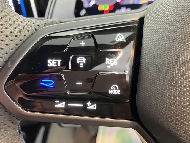 VW ゴルフRヴァリアントアドバンスヘッドアップディスプレイ 電動パーキングブレーキ オートブレーキホールド アダプティブクルーズコントロール 運転席助手席シートヒーター&エアコン ステアリングヒーター 電動リヤゲート プッシュスタート(愛媛県)の中古車