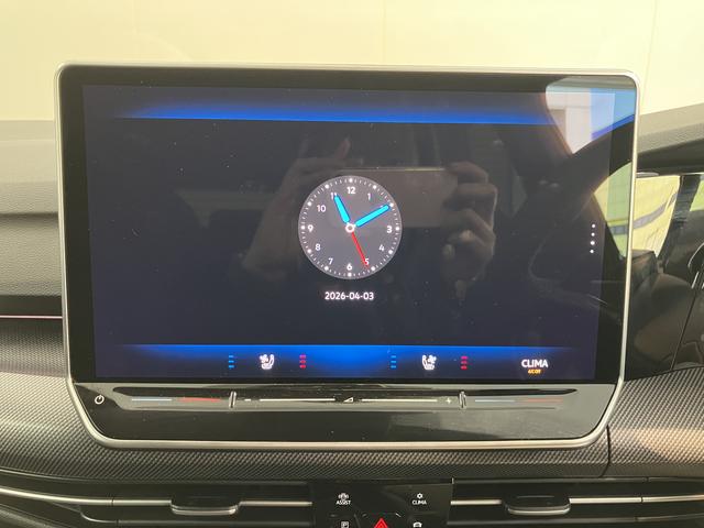 VW ゴルフRヴァリアントアドバンスヘッドアップディスプレイ 電動パーキングブレーキ オートブレーキホールド アダプティブクルーズコントロール 運転席助手席シートヒーター&エアコン ステアリングヒーター 電動リヤゲート プッシュスタート(愛媛県)の中古車