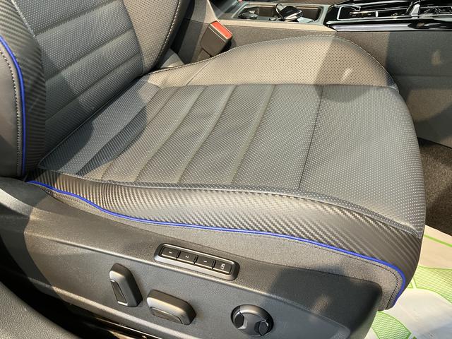 VW ゴルフRヴァリアントアドバンスヘッドアップディスプレイ 電動パーキングブレーキ オートブレーキホールド アダプティブクルーズコントロール 運転席助手席シートヒーター&エアコン ステアリングヒーター 電動リヤゲート プッシュスタート(愛媛県)の中古車