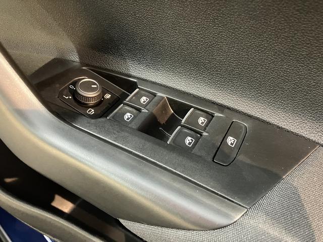 ＶＷ ポロＴＳＩスタイルプッシュスタート　アイドリングストップ　パークアシスト　コーナーセンサー　アダプティブクルーズコントロール　オートライト　オートマチックハイビーム　ＬＥＤヘッドライト　フロントフォグランプ（愛媛県）の中古車
