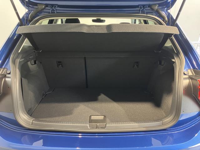 ＶＷ ポロＴＳＩスタイルプッシュスタート　アイドリングストップ　パークアシスト　コーナーセンサー　アダプティブクルーズコントロール　オートライト　オートマチックハイビーム　ＬＥＤヘッドライト　フロントフォグランプ（愛媛県）の中古車