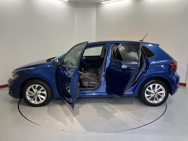 ＶＷ ポロＴＳＩスタイルプッシュスタート　アイドリングストップ　パークアシスト　コーナーセンサー　アダプティブクルーズコントロール　オートライト　オートマチックハイビーム　ＬＥＤヘッドライト　フロントフォグランプ（愛媛県）の中古車