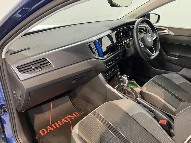 ＶＷ ポロＴＳＩスタイルプッシュスタート　アイドリングストップ　パークアシスト　コーナーセンサー　アダプティブクルーズコントロール　オートライト　オートマチックハイビーム　ＬＥＤヘッドライト　フロントフォグランプ（愛媛県）の中古車