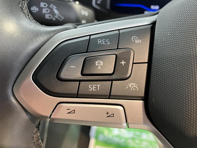 ＶＷ ポロＴＳＩスタイルプッシュスタート　アイドリングストップ　パークアシスト　コーナーセンサー　アダプティブクルーズコントロール　オートライト　オートマチックハイビーム　ＬＥＤヘッドライト　フロントフォグランプ（愛媛県）の中古車