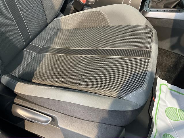 ＶＷ ポロＴＳＩスタイルプッシュスタート　アイドリングストップ　パークアシスト　コーナーセンサー　アダプティブクルーズコントロール　オートライト　オートマチックハイビーム　ＬＥＤヘッドライト　フロントフォグランプ（愛媛県）の中古車