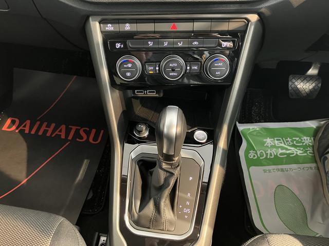 ＶＷ Ｔ−ロックＴＤＩ　スタイル純正ナビ　バックカメラ　地上デジタルＴＶ　ＥＴＣ　プッシュスタート　ＬＥＤヘッドライト　オートライト　クルーズコントロール　電動パーキング　ディーゼルターボ　アイドリングストップ（愛媛県）の中古車