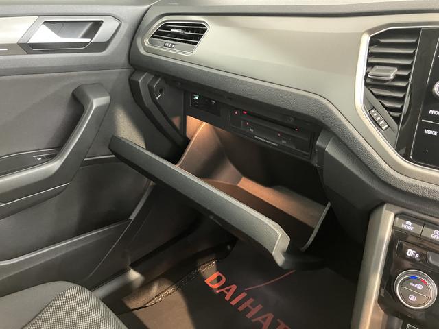 ＶＷ Ｔ−ロックＴＤＩ　スタイル純正ナビ　バックカメラ　地上デジタルＴＶ　ＥＴＣ　プッシュスタート　ＬＥＤヘッドライト　オートライト　クルーズコントロール　電動パーキング　ディーゼルターボ　アイドリングストップ（愛媛県）の中古車
