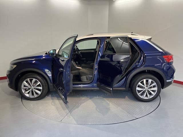 ＶＷ Ｔ−ロックＴＤＩ　スタイル純正ナビ　バックカメラ　地上デジタルＴＶ　ＥＴＣ　プッシュスタート　ＬＥＤヘッドライト　オートライト　クルーズコントロール　電動パーキング　ディーゼルターボ　アイドリングストップ（愛媛県）の中古車