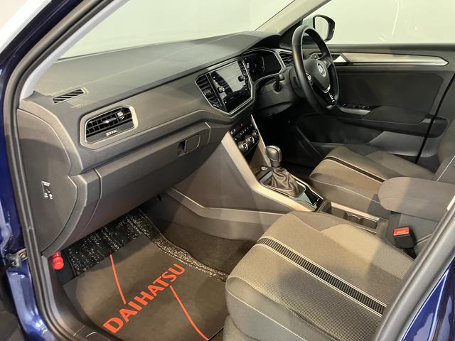 ＶＷ Ｔ−ロックＴＤＩ　スタイル純正ナビ　バックカメラ　地上デジタルＴＶ　ＥＴＣ　プッシュスタート　ＬＥＤヘッドライト　オートライト　クルーズコントロール　電動パーキング　ディーゼルターボ　アイドリングストップ（愛媛県）の中古車