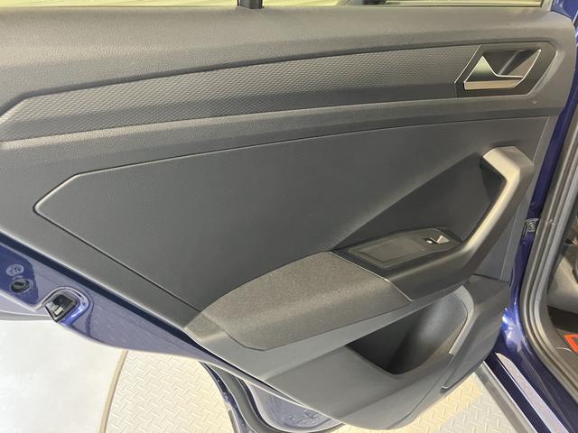 ＶＷ Ｔ−ロックＴＤＩ　スタイル純正ナビ　バックカメラ　地上デジタルＴＶ　ＥＴＣ　プッシュスタート　ＬＥＤヘッドライト　オートライト　クルーズコントロール　電動パーキング　ディーゼルターボ　アイドリングストップ（愛媛県）の中古車