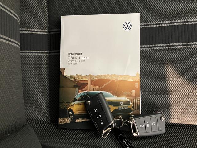 ＶＷ Ｔ−ロックＴＤＩ　スタイル純正ナビ　バックカメラ　地上デジタルＴＶ　ＥＴＣ　プッシュスタート　ＬＥＤヘッドライト　オートライト　クルーズコントロール　電動パーキング　ディーゼルターボ　アイドリングストップ（愛媛県）の中古車