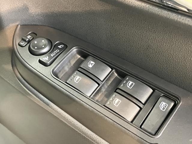 タントカスタムＸリミテッド２ＷＤ　電動パーキングブレーキ　オートブレーキホールド　運転席・助手席シートヒーター　ベンチシート　プッシュスタート　アイドリングストップ　コーナーセンサー　両側電動スライドドア　ＬＥＤヘッドライト（愛媛県）の中古車