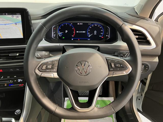 VW T−ロックTSI アクティブオートライト LEDヘッドライト 電動パーキングブレーキ オートブレーキホールド プッシュスタート アダプティブクルーズコントロール アイドリングストップ コーナーセンサー パークアシスト 純正ナビ(愛媛県)の中古車