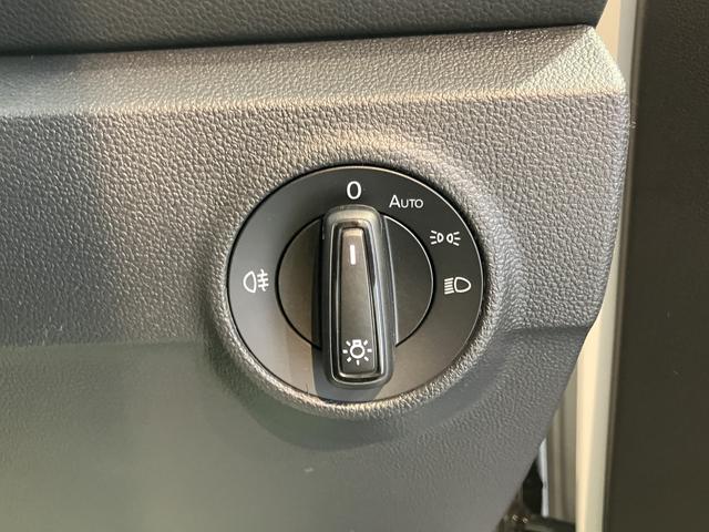 VW T−ロックTSI アクティブオートライト LEDヘッドライト 電動パーキングブレーキ オートブレーキホールド プッシュスタート アダプティブクルーズコントロール アイドリングストップ コーナーセンサー パークアシスト 純正ナビ(愛媛県)の中古車