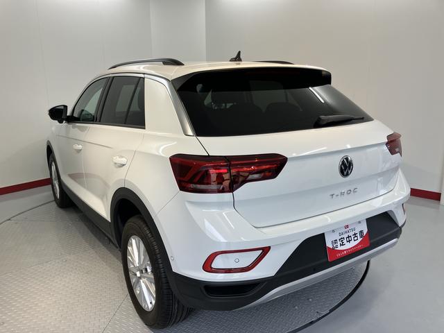 VW T−ロックTSI アクティブオートライト LEDヘッドライト 電動パーキングブレーキ オートブレーキホールド プッシュスタート アダプティブクルーズコントロール アイドリングストップ コーナーセンサー パークアシスト 純正ナビ(愛媛県)の中古車