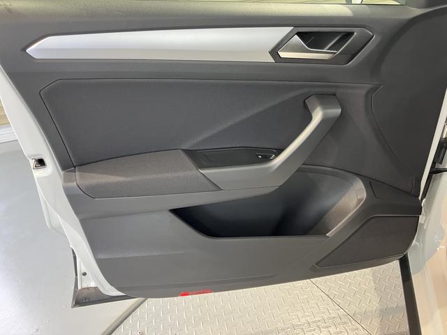 VW T−ロックTSI アクティブオートライト LEDヘッドライト 電動パーキングブレーキ オートブレーキホールド プッシュスタート アダプティブクルーズコントロール アイドリングストップ コーナーセンサー パークアシスト 純正ナビ(愛媛県)の中古車
