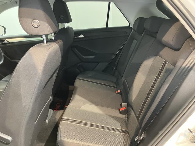 VW T−ロックTSI アクティブオートライト LEDヘッドライト 電動パーキングブレーキ オートブレーキホールド プッシュスタート アダプティブクルーズコントロール アイドリングストップ コーナーセンサー パークアシスト 純正ナビ(愛媛県)の中古車