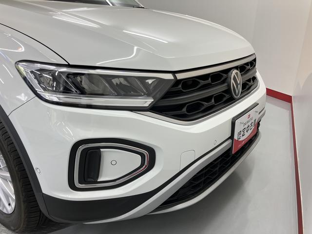 VW T−ロックTSI アクティブオートライト LEDヘッドライト 電動パーキングブレーキ オートブレーキホールド プッシュスタート アダプティブクルーズコントロール アイドリングストップ コーナーセンサー パークアシスト 純正ナビ(愛媛県)の中古車