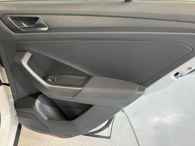 VW T−ロックTSI アクティブオートライト LEDヘッドライト 電動パーキングブレーキ オートブレーキホールド プッシュスタート アダプティブクルーズコントロール アイドリングストップ コーナーセンサー パークアシスト 純正ナビ(愛媛県)の中古車