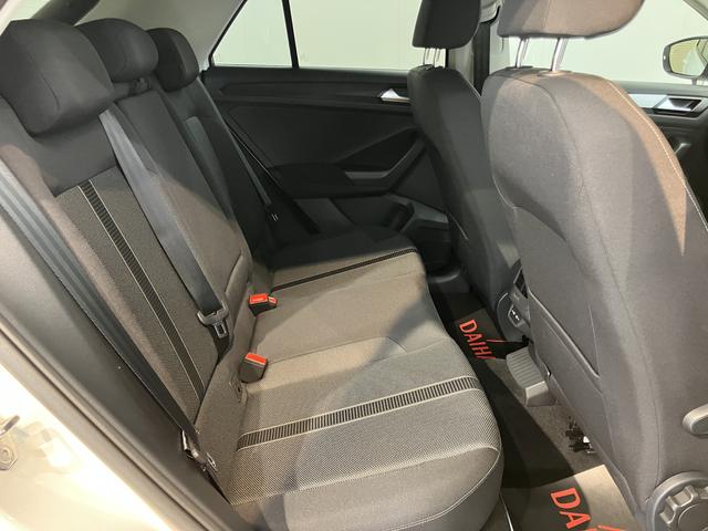 VW T−ロックTSI アクティブオートライト LEDヘッドライト 電動パーキングブレーキ オートブレーキホールド プッシュスタート アダプティブクルーズコントロール アイドリングストップ コーナーセンサー パークアシスト 純正ナビ(愛媛県)の中古車