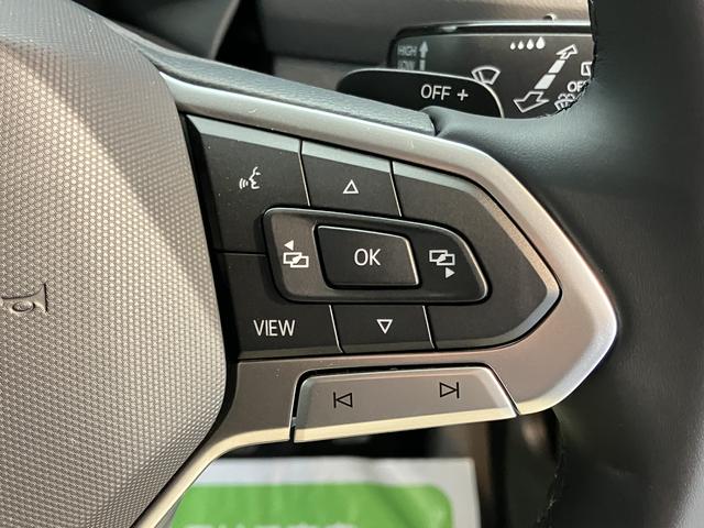 VW T−ロックTSI アクティブオートライト LEDヘッドライト 電動パーキングブレーキ オートブレーキホールド プッシュスタート アダプティブクルーズコントロール アイドリングストップ コーナーセンサー パークアシスト 純正ナビ(愛媛県)の中古車