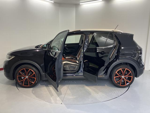 ＶＷ Ｔ−クロスＴＳＩ　１ｓｔプッシュスタート　アアイドリングストップ　コーナーセンサー　パーキングアシスト　アダプティブクルーズコントロール　レーンキープアシスト　オートライト　ＬＥＤヘッドライト　フロントフォグランプ　２ＷＤ（愛媛県）の中古車