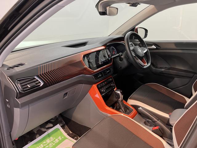 ＶＷ Ｔ−クロスＴＳＩ　１ｓｔプッシュスタート　アアイドリングストップ　コーナーセンサー　パーキングアシスト　アダプティブクルーズコントロール　レーンキープアシスト　オートライト　ＬＥＤヘッドライト　フロントフォグランプ　２ＷＤ（愛媛県）の中古車