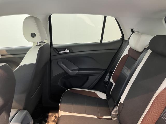 ＶＷ Ｔ−クロスＴＳＩ　１ｓｔプッシュスタート　アアイドリングストップ　コーナーセンサー　パーキングアシスト　アダプティブクルーズコントロール　レーンキープアシスト　オートライト　ＬＥＤヘッドライト　フロントフォグランプ　２ＷＤ（愛媛県）の中古車