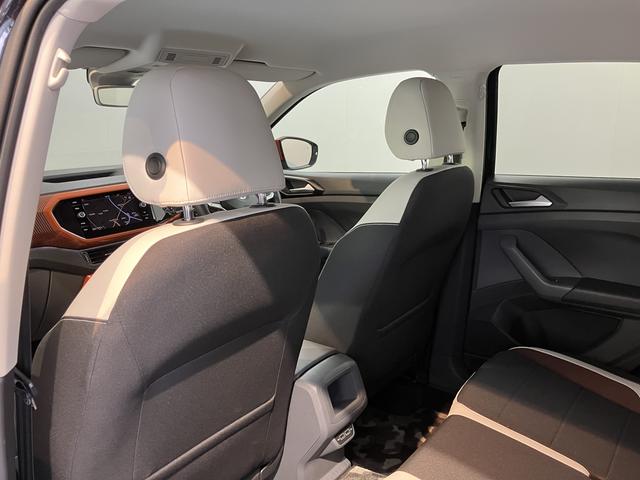 ＶＷ Ｔ−クロスＴＳＩ　１ｓｔプッシュスタート　アアイドリングストップ　コーナーセンサー　パーキングアシスト　アダプティブクルーズコントロール　レーンキープアシスト　オートライト　ＬＥＤヘッドライト　フロントフォグランプ　２ＷＤ（愛媛県）の中古車