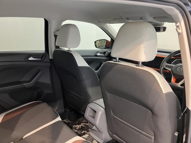 ＶＷ Ｔ−クロスＴＳＩ　１ｓｔプッシュスタート　アアイドリングストップ　コーナーセンサー　パーキングアシスト　アダプティブクルーズコントロール　レーンキープアシスト　オートライト　ＬＥＤヘッドライト　フロントフォグランプ　２ＷＤ（愛媛県）の中古車
