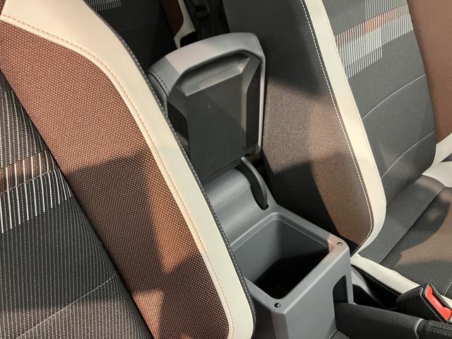 ＶＷ Ｔ−クロスＴＳＩ　１ｓｔプッシュスタート　アアイドリングストップ　コーナーセンサー　パーキングアシスト　アダプティブクルーズコントロール　レーンキープアシスト　オートライト　ＬＥＤヘッドライト　フロントフォグランプ　２ＷＤ（愛媛県）の中古車