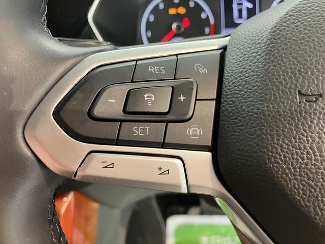 ＶＷ Ｔ−クロスＴＳＩ　１ｓｔプッシュスタート　アアイドリングストップ　コーナーセンサー　パーキングアシスト　アダプティブクルーズコントロール　レーンキープアシスト　オートライト　ＬＥＤヘッドライト　フロントフォグランプ　２ＷＤ（愛媛県）の中古車