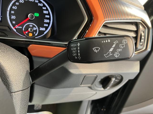 ＶＷ Ｔ−クロスＴＳＩ　１ｓｔプッシュスタート　アアイドリングストップ　コーナーセンサー　パーキングアシスト　アダプティブクルーズコントロール　レーンキープアシスト　オートライト　ＬＥＤヘッドライト　フロントフォグランプ　２ＷＤ（愛媛県）の中古車