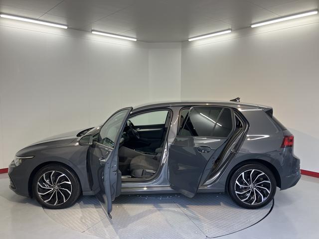 ＶＷ ゴルフＴＤＩアクティブアドバンス純正ナビ　バックモニター　フルセグＴＶ　ＥＴＣ　前席シートヒーター　障害物センサー　クルーズコントロール　ハンドルヒーター　オートライト　ＬＥＤヘッドライト　電動パーキング　アイドリングストップ（愛媛県）の中古車