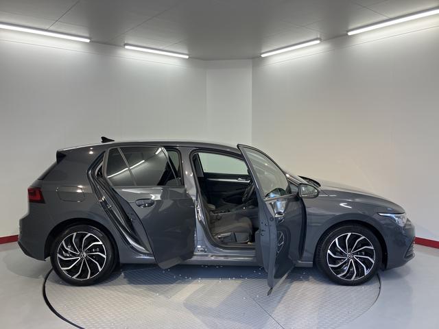 ＶＷ ゴルフＴＤＩアクティブアドバンス純正ナビ　バックモニター　フルセグＴＶ　ＥＴＣ　前席シートヒーター　障害物センサー　クルーズコントロール　ハンドルヒーター　オートライト　ＬＥＤヘッドライト　電動パーキング　アイドリングストップ（愛媛県）の中古車