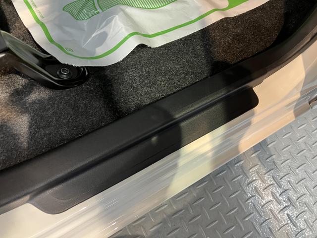 ムーヴＬアイドリングストップ　コーナーセンサー　ベンチシート　オートライト　ＬＥＤヘッドライト　オーディオレス　バックカメラ　マニュアルエアコン　電動格納ミラー　運転席・助手席・サイドエアバッグ（愛媛県）の中古車