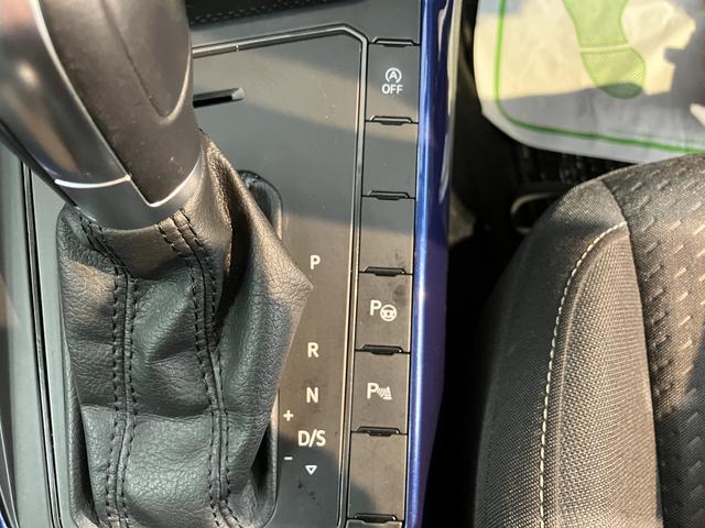 ＶＷ ポロＴＳＩコンフォートラインアイドリングストップ　パークアシスト　コーナーセンサー　アダプティブクルーズコントロール　オートライト　リヤフォグランプ　ワイヤレス充電　純正ナビ　ＣＤ　ＤＶＤ　ＳＤ　ＵＳＢ　フルセグ　バックカメラ（愛媛県）の中古車