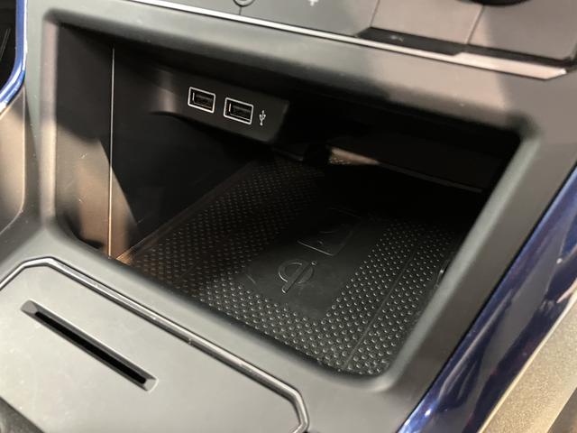 ＶＷ ポロＴＳＩコンフォートラインアイドリングストップ　パークアシスト　コーナーセンサー　アダプティブクルーズコントロール　オートライト　リヤフォグランプ　ワイヤレス充電　純正ナビ　ＣＤ　ＤＶＤ　ＳＤ　ＵＳＢ　フルセグ　バックカメラ（愛媛県）の中古車