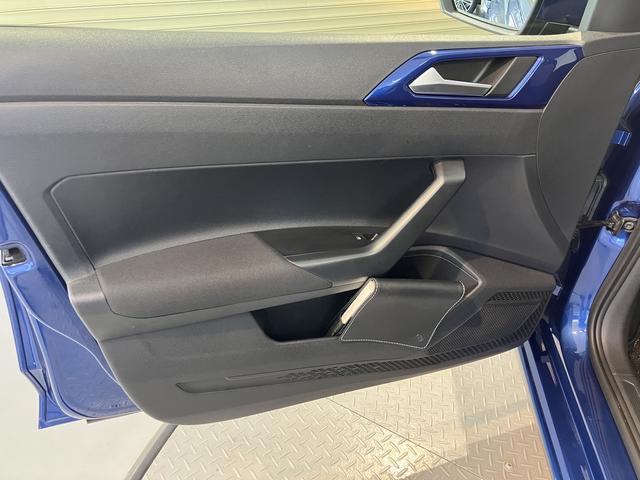 ＶＷ ポロＴＳＩコンフォートラインアイドリングストップ　パークアシスト　コーナーセンサー　アダプティブクルーズコントロール　オートライト　リヤフォグランプ　ワイヤレス充電　純正ナビ　ＣＤ　ＤＶＤ　ＳＤ　ＵＳＢ　フルセグ　バックカメラ（愛媛県）の中古車