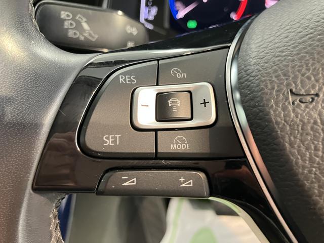 ＶＷ ポロＴＳＩコンフォートラインアイドリングストップ　パークアシスト　コーナーセンサー　アダプティブクルーズコントロール　オートライト　リヤフォグランプ　ワイヤレス充電　純正ナビ　ＣＤ　ＤＶＤ　ＳＤ　ＵＳＢ　フルセグ　バックカメラ（愛媛県）の中古車