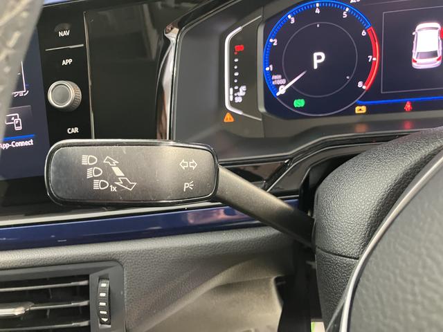 ＶＷ ポロＴＳＩコンフォートラインアイドリングストップ　パークアシスト　コーナーセンサー　アダプティブクルーズコントロール　オートライト　リヤフォグランプ　ワイヤレス充電　純正ナビ　ＣＤ　ＤＶＤ　ＳＤ　ＵＳＢ　フルセグ　バックカメラ（愛媛県）の中古車