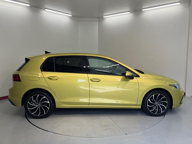 ＶＷ ゴルフＴＤＩアクティブアドバンスプッシュスタート　電動パーキングブレーキ　オートブレーキホールド　ワイヤレス充電　運転席・助手席シートヒーター　アイドリングストップ　アダプティブクルーズコントロール　オートライト　リヤフォグランプ（愛媛県）の中古車