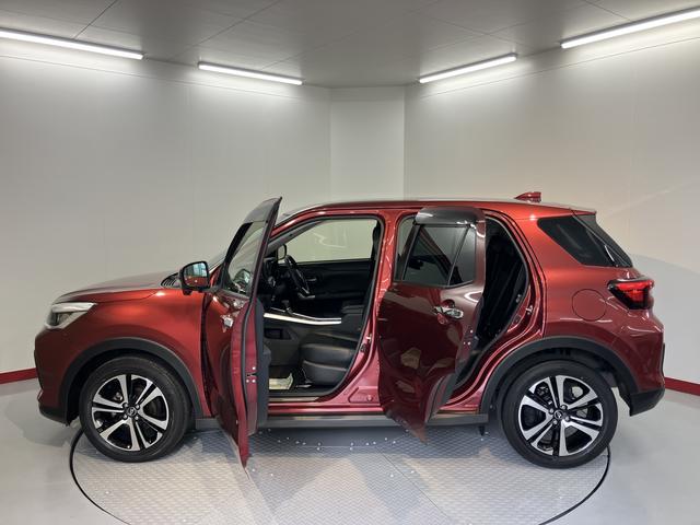 ロッキープレミアムＧメモリーナビ　パノラマモニター　ドライブレコーダー　ＥＴＣ車載器　アダプティブクルーズコントロール　ＬＥＤヘッドライト　フォグランプ　前席シートヒーター　プッシュスタート　スマートアシスト（愛媛県）の中古車