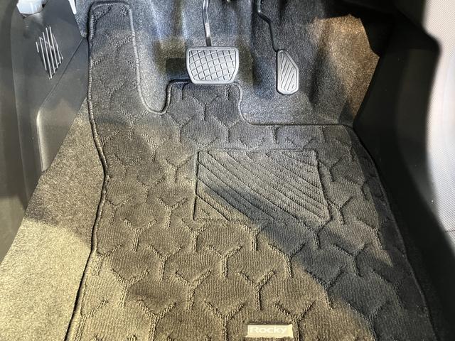 ロッキープレミアムＧメモリーナビ　パノラマモニター　ドライブレコーダー　ＥＴＣ車載器　アダプティブクルーズコントロール　ＬＥＤヘッドライト　フォグランプ　前席シートヒーター　プッシュスタート　スマートアシスト（愛媛県）の中古車